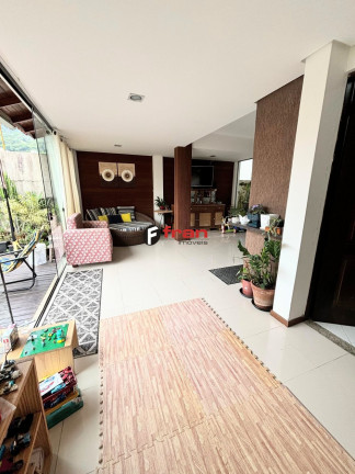 Imagem Casa com 5 Quartos à Venda, 290 m² em Córrego Grande - Florianópolis