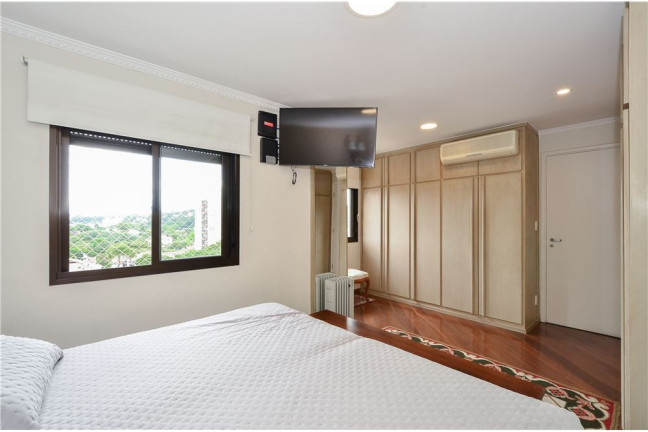 Imagem Imóvel com 3 Quartos à Venda,  em Caxingui - São Paulo