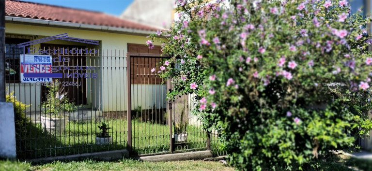 Imagem Casa com 4 Quartos à Venda, 250 m² em Agronomia - Porto Alegre Imagem Casa com 4 Quartos à Venda, 250 m² em Agronomia - Porto Alegre
