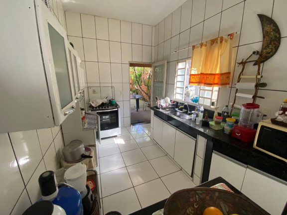 Imagem Casa com 3 Quartos à Venda, 180 m² em João Alves - Montes Claros Imagem Casa com 3 Quartos à Venda, 180 m² em João Alves - Montes Claros