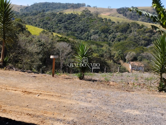 Imagem Fazenda à Venda, 2.800 m² em Centro - Extrema Imagem Fazenda à Venda, 2.800 m² em Centro - Extrema