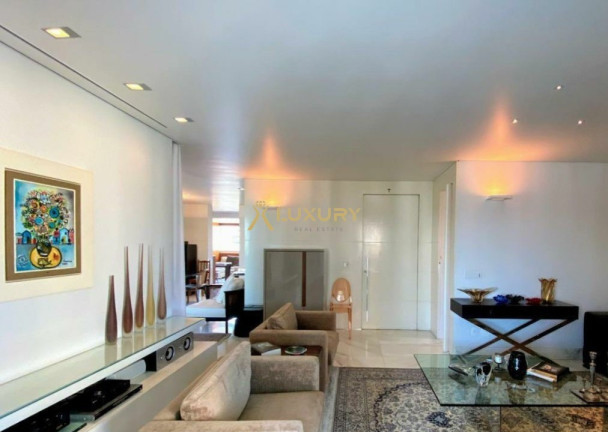 Imagem Imóvel com 4 Quartos à Venda, 230 m² em Lourdes - Belo Horizonte Imagem Imóvel com 4 Quartos à Venda, 230 m² em Lourdes - Belo Horizonte