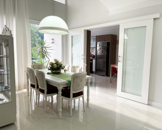 Imagem Casa com 4 Quartos à Venda, 545 m² em América - Joinville