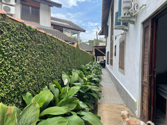 Imagem Imóvel com 5 Quartos à Venda, em Riviera - Bertioga Imagem Imóvel com 5 Quartos à Venda, em Riviera - Bertioga