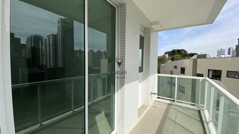 Imagem Apartamento com 2 Quartos à Venda,  em Champagnat - Curitiba