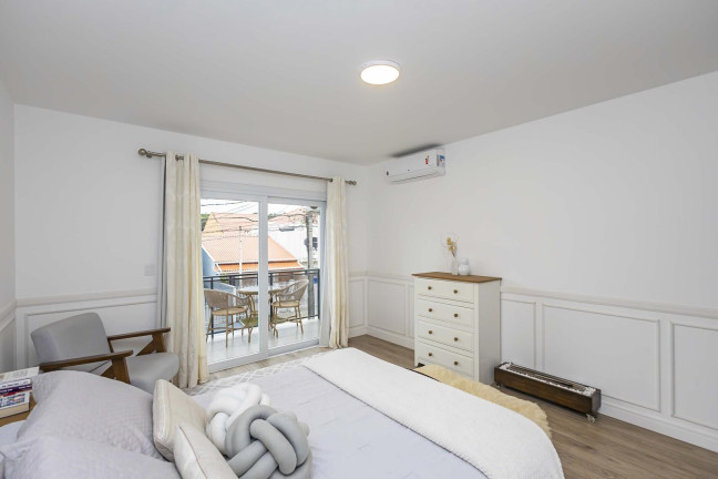 Imagem Sobrado com 3 Quartos à Venda, 225 m² em Campo Comprido - Curitiba