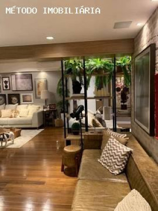 Imagem Imóvel com 2 Quartos à Venda, 121 m² em Pinheiros - São Paulo Imagem Imóvel com 2 Quartos à Venda, 121 m² em Pinheiros - São Paulo