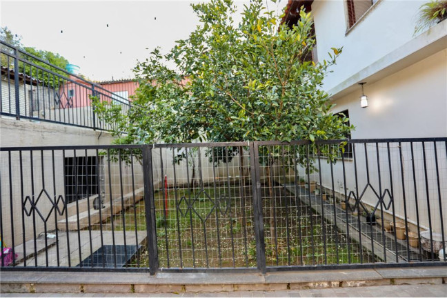 Imagem Casa com 5 Quartos à Venda, em Medianeira - Porto Alegre Imagem Casa com 5 Quartos à Venda, em Medianeira - Porto Alegre