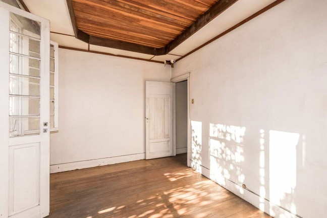 Imagem Casa com 3 Quartos à Venda, 305 m² em Floresta - Porto Alegre Imagem Casa com 3 Quartos à Venda, 305 m² em Floresta - Porto Alegre