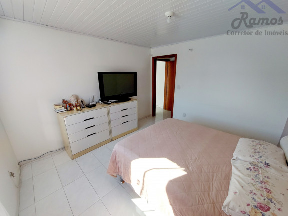 Imagem Imóvel com 4 Quartos à Venda, em Vila Nova - Porto Alegre Imagem Imóvel com 4 Quartos à Venda, em Vila Nova - Porto Alegre