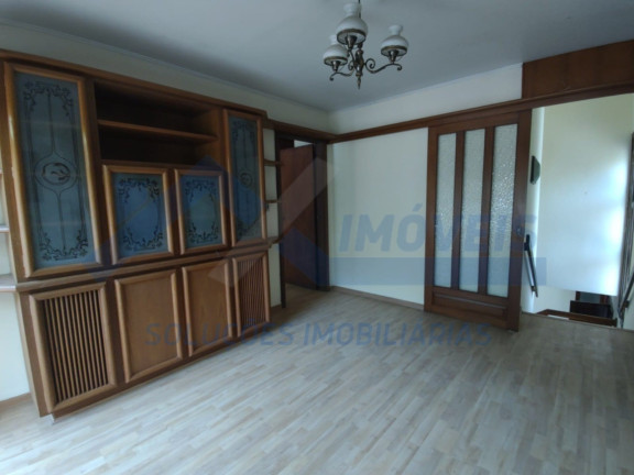 Imagem Sobrado com 3 Quartos à Venda, em Petrópolis - Porto Alegre Imagem Sobrado com 3 Quartos à Venda, em Petrópolis - Porto Alegre