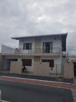Sobrado com 3 Quartos à Venda, 130 m² em Centro - Balneário Camboriú