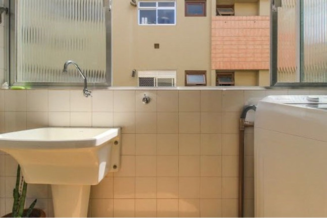 Imagem Apartamento com 2 Quartos à Venda, 81 m² em Petrópolis - Porto Alegre Imagem Apartamento com 2 Quartos à Venda, 81 m² em Petrópolis - Porto Alegre