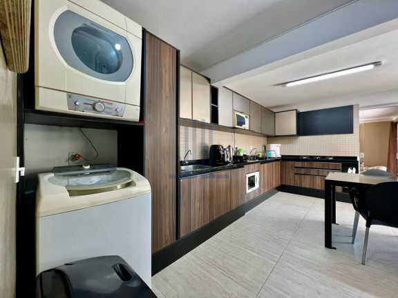 Imagem Casa com 4 Quartos à Venda, 211 m² em Tomazetti - Santa Maria Imagem Casa com 4 Quartos à Venda, 211 m² em Tomazetti - Santa Maria