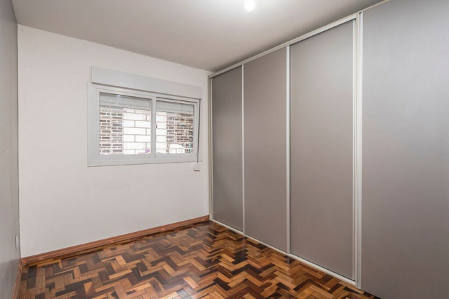 Imagem Imóvel com 4 Quartos à Venda, em Santa Tereza - Porto Alegre Imagem Imóvel com 4 Quartos à Venda, em Santa Tereza - Porto Alegre