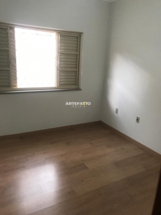 Imagem Casa com 3 Quartos à Venda, 170 m² Imagem Casa com 3 Quartos à Venda, 170 m²
