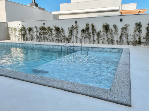 Imagem Casa com 4 Quartos à Venda, 285 m² em Santa Regina - Camboriú