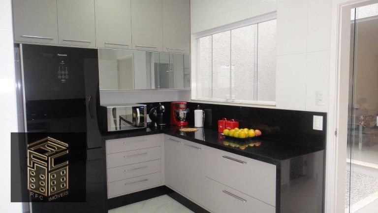 Imagem Casa com 3 Quartos à Venda, 200 m² em Vila Dom Pedro I - São Paulo