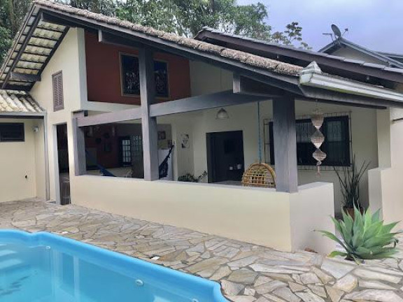 Imagem Casa com 5 Quartos à Venda, 230 m² em Saguaçu - Joinville