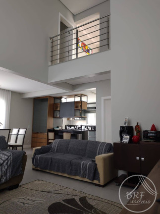 Imagem Casa com 3 Quartos à Venda, 327 m² em Estreito - Florianópolis