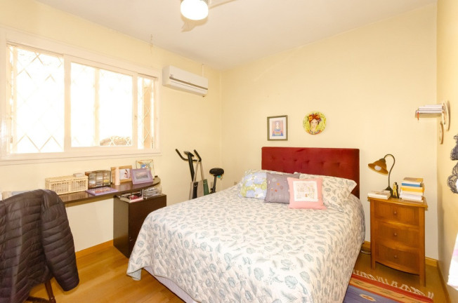 Imagem Casa com 4 Quartos à Venda, 332 m² em Petrópolis - Porto Alegre Imagem Casa com 4 Quartos à Venda, 332 m² em Petrópolis - Porto Alegre