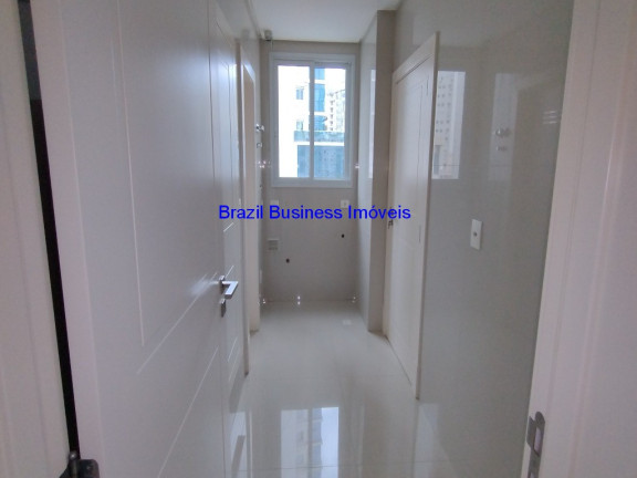 Imagem Imóvel com 3 Quartos à Venda, 162 m² em Centro - Balneário Camboriú Imagem Imóvel com 3 Quartos à Venda, 162 m² em Centro - Balneário Camboriú