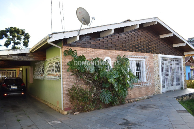 Imagem Casa com 4 Quartos à Venda, 195 m² em Região Da Abernéssia - Campos Do Jordão Imagem Casa com 4 Quartos à Venda, 195 m² em Região Da Abernéssia - Campos Do Jordão