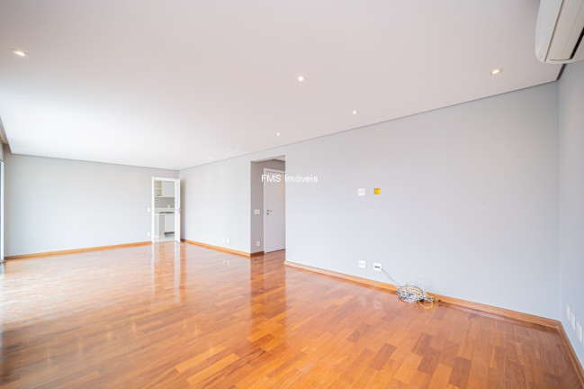 Imagem Imóvel com 3 Quartos à Venda, 168 m² em Moema - São Paulo Imagem Imóvel com 3 Quartos à Venda, 168 m² em Moema - São Paulo