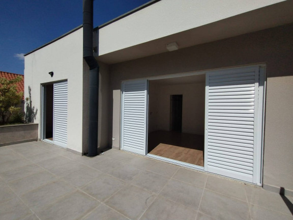 Imagem Casa com 4 Quartos à Venda, em Osasco Imagem Casa com 4 Quartos à Venda, em Osasco