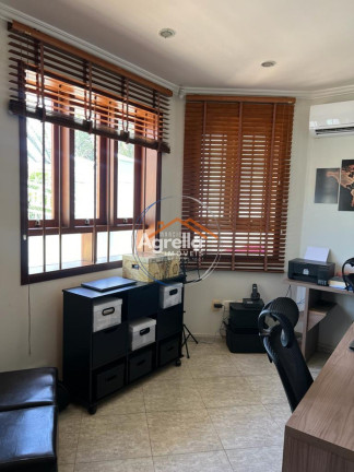 Imagem Casa com 3 Quartos à Venda, 232 m² em Parque Residencial Murayama - Mogi Mirim Imagem Casa com 3 Quartos à Venda, 232 m² em Parque Residencial Murayama - Mogi Mirim