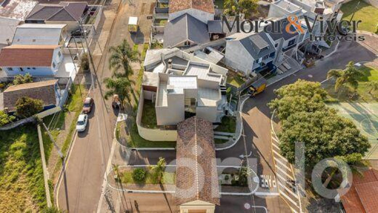 Imagem Sobrado com 3 Quartos à Venda, 167 m² em Pinheirinho - Curitiba Imagem Sobrado com 3 Quartos à Venda, 167 m² em Pinheirinho - Curitiba