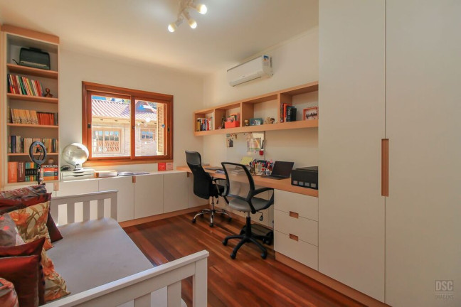 Imagem Casa com 3 Quartos à Venda, 205 m² em Tristeza - Porto Alegre Imagem Casa com 3 Quartos à Venda, 205 m² em Tristeza - Porto Alegre