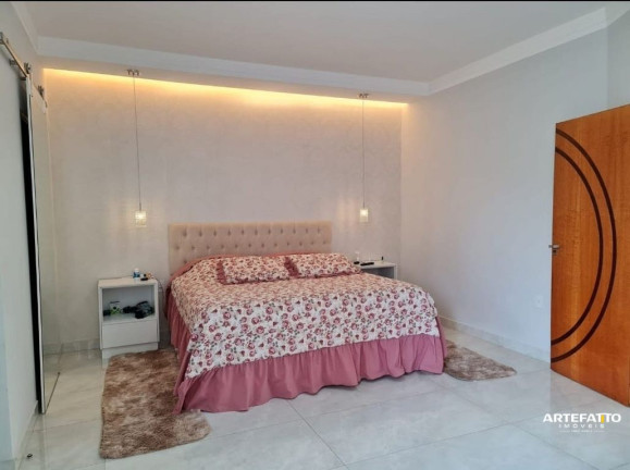 Imagem Sobrado com 3 Quartos à Venda, 205 m² Imagem Sobrado com 3 Quartos à Venda, 205 m²