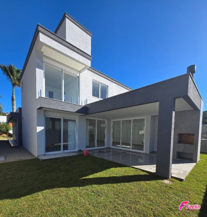 Casa de Condomínio com 4 Quartos à Venda, 220 m² em Cachoeira Do Bom Jesus - Florianópolis