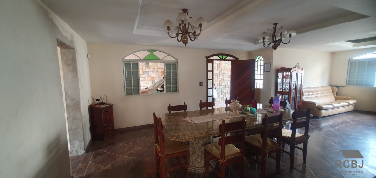 Imagem Sobrado com 6 Quartos à Venda, em Centro - Esmeraldas Imagem Sobrado com 6 Quartos à Venda, em Centro - Esmeraldas