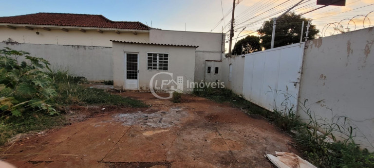 Imagem Imóvel para Alugar, 250 m² em Amambaí - Campo Grande Imagem Imóvel para Alugar, 250 m² em Amambaí - Campo Grande
