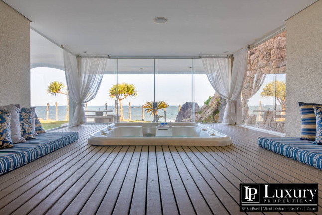 Imagem Casa com 10 Quartos à Venda, em Balneário Praia Do Pernambuco - Guarujá Imagem Casa com 10 Quartos à Venda, em Balneário Praia Do Pernambuco - Guarujá