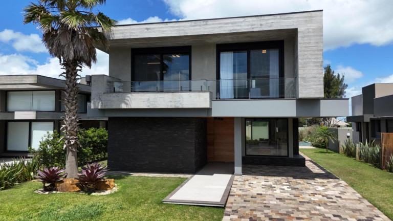 Casa com 5 Quartos à Venda, 270 m² em Xangri-la - Capao Da Canoa