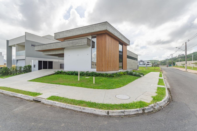 Imagem Casa com 3 Quartos à Venda, 250 m² em Santa Regina - Camboriú