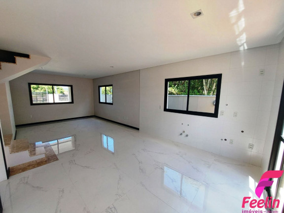 Imagem Casa com 3 Quartos à Venda, 142 m² em Campeche - Florianópolis Imagem Casa com 3 Quartos à Venda, 142 m² em Campeche - Florianópolis