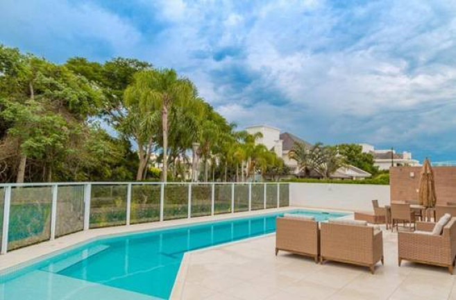 Imagem Casa com 6 Quartos à Venda, 1.111 m² em Florianópolis