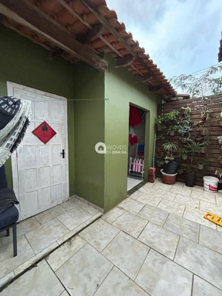 Imagem Casa com 4 Quartos à Venda, 110 m²