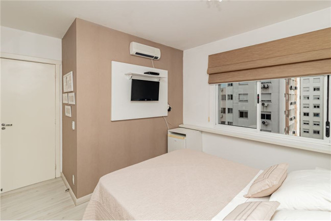 Imagem Imóvel com 3 Quartos à Venda, em Vila Ipiranga - Porto Alegre Imagem Imóvel com 3 Quartos à Venda, em Vila Ipiranga - Porto Alegre