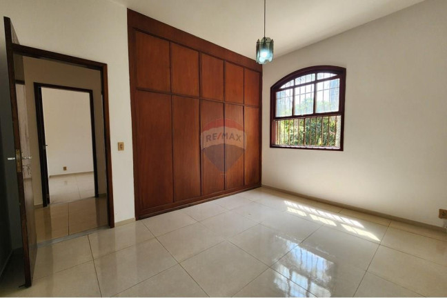 Imagem Casa com 4 Quartos à Venda, 300 m² em Várzea Das Moças - Niterói