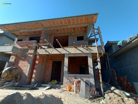 Imagem Casa com 3 Quartos à Venda, em Lagoa Da Conceição - Florianópolis Imagem Casa com 3 Quartos à Venda, em Lagoa Da Conceição - Florianópolis