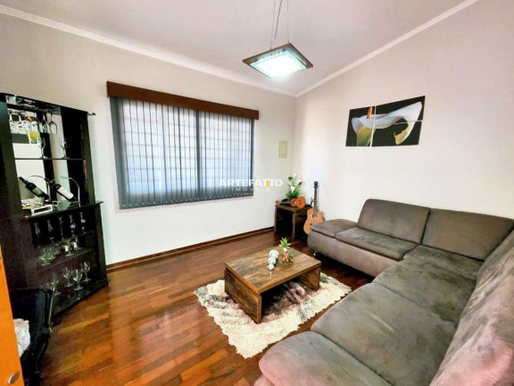 Imagem Casa com 3 Quartos à Venda, 250 m² Imagem Casa com 3 Quartos à Venda, 250 m²