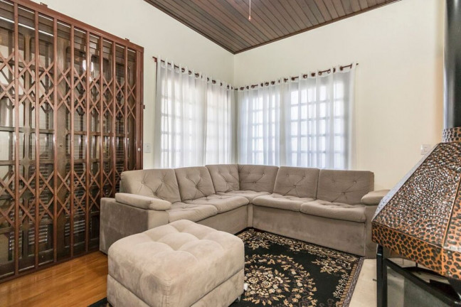 Imagem Imóvel com 4 Quartos à Venda, em Jardim Itu - Porto Alegre Imagem Imóvel com 4 Quartos à Venda, em Jardim Itu - Porto Alegre
