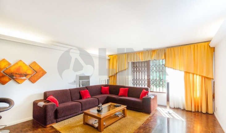 Imagem Casa com 3 Quartos à Venda, 327 m² em Chácara Das Pedras - Porto Alegre Imagem Casa com 3 Quartos à Venda, 327 m² em Chácara Das Pedras - Porto Alegre