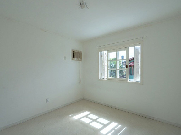 Imagem Casa com 3 Quartos à Venda,  em Sarandi - Porto Alegre