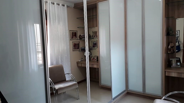Imagem Sobrado com 3 Quartos à Venda, 411 m² em Igara - Canoas Imagem Sobrado com 3 Quartos à Venda, 411 m² em Igara - Canoas